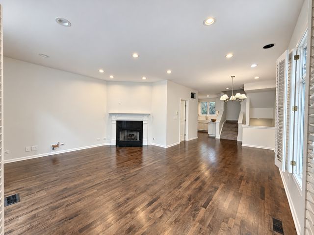 1351 W ALTGELD Street 1J, Chicago, IL 60614