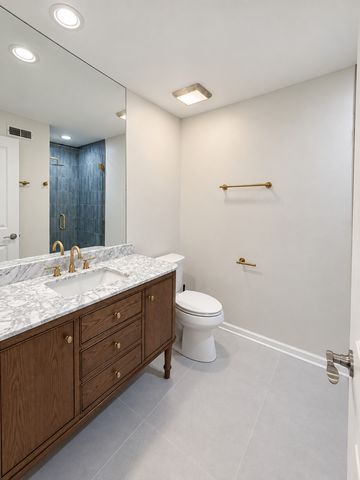 1351 W ALTGELD Street 1J, Chicago, IL 60614