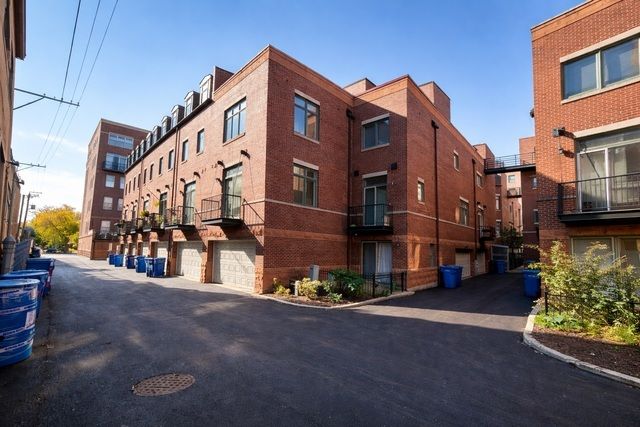 1351 W ALTGELD Street 1J, Chicago, IL 60614