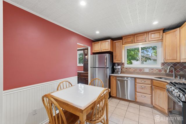 66 Creighton Circle, Old Bridge, NJ 08857