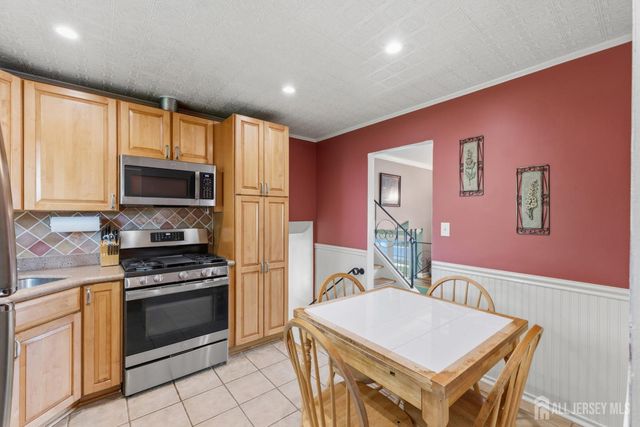 66 Creighton Circle, Old Bridge, NJ 08857