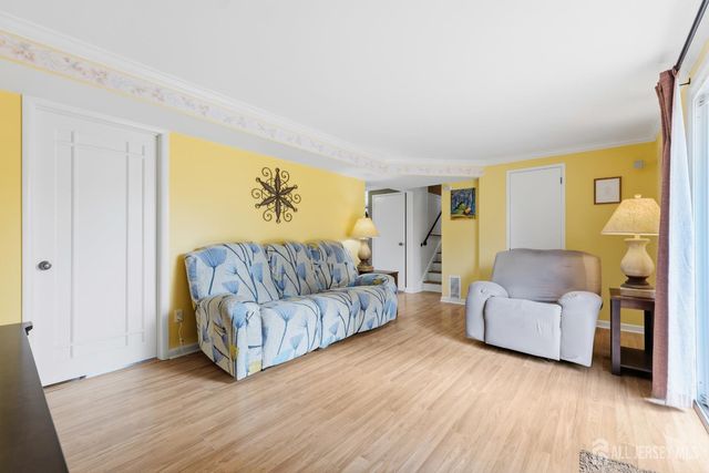 66 Creighton Circle, Old Bridge, NJ 08857