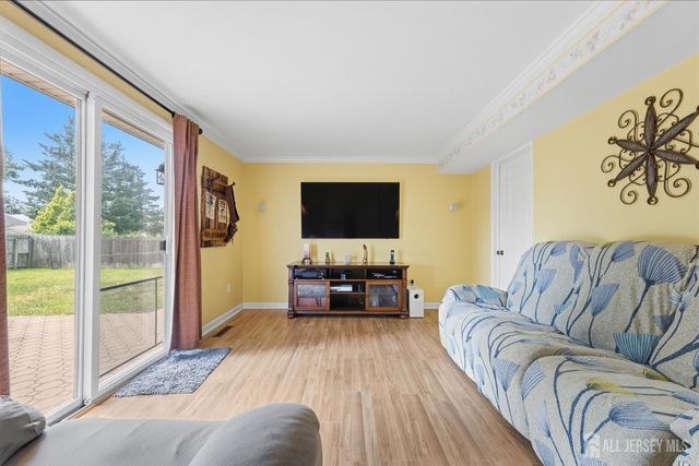 66 Creighton Circle, Old Bridge, NJ 08857