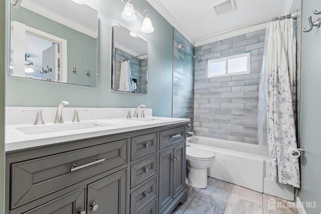 66 Creighton Circle, Old Bridge, NJ 08857