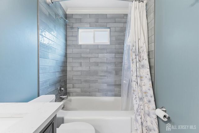 66 Creighton Circle, Old Bridge, NJ 08857
