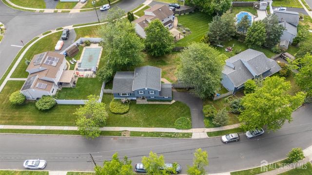 66 Creighton Circle, Old Bridge, NJ 08857