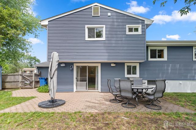 66 Creighton Circle, Old Bridge, NJ 08857