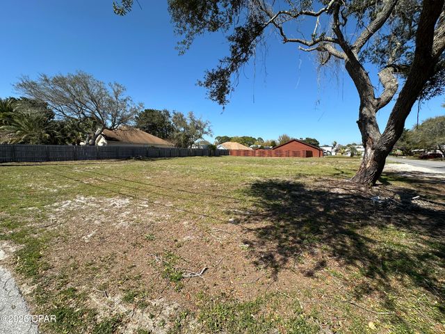 8620 N Lagoon Drive, Panama City Beach, FL 32408