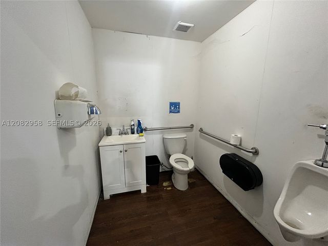 2720 W 3rd Ct, Hialeah, FL 33010