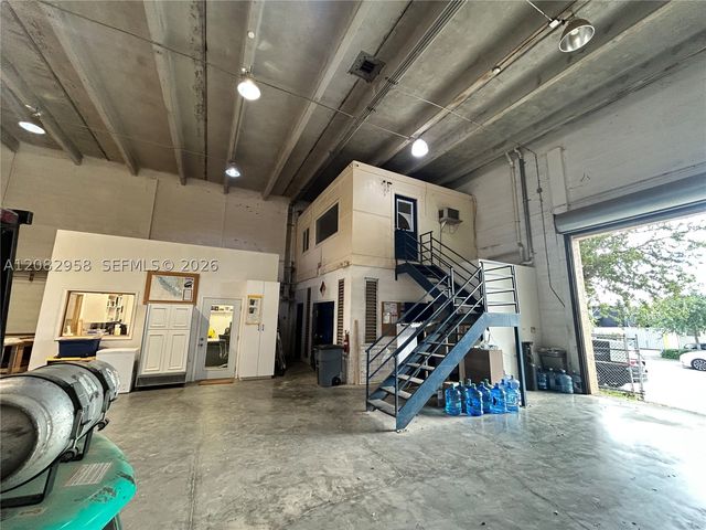 2720 W 3rd Ct, Hialeah, FL 33010