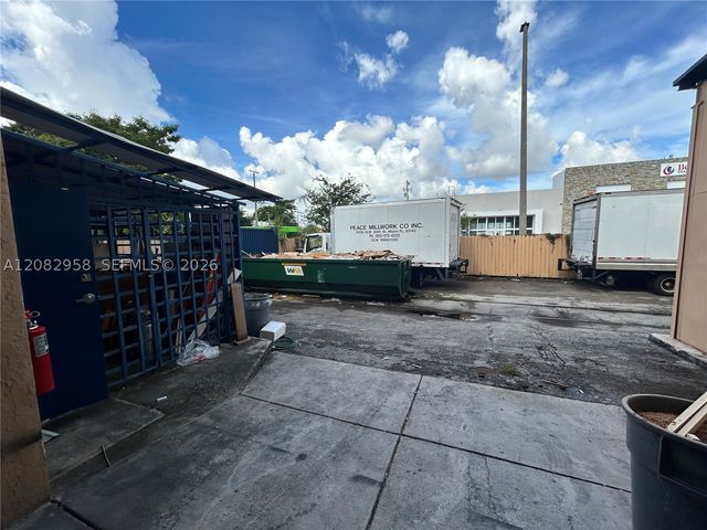 2720 W 3rd Ct, Hialeah, FL 33010