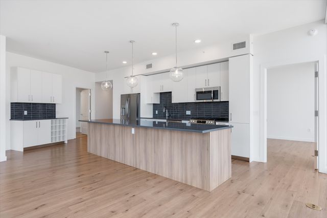 1212 Demonbreun St Apt 1715, Nashville, TN 37203