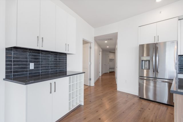 1212 Demonbreun St Apt 1715, Nashville, TN 37203