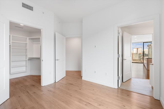 1212 Demonbreun St Apt 1715, Nashville, TN 37203