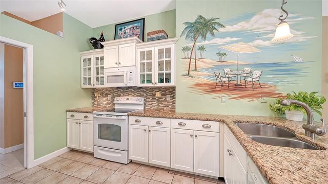 3728 71ST TERRACE E, Sarasota, FL 34243