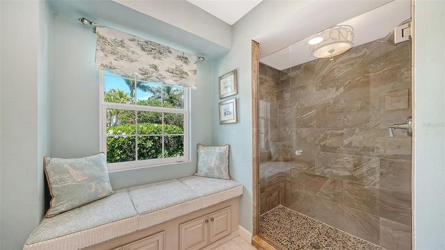 3728 71ST TERRACE E, Sarasota, FL 34243