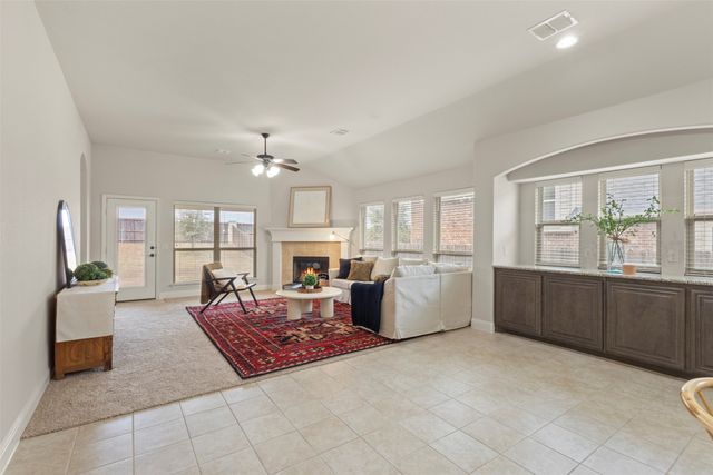 1020 Broken Wheel Trail, Aubrey, TX 76227