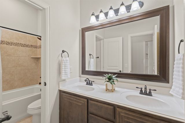 1020 Broken Wheel Trail, Aubrey, TX 76227