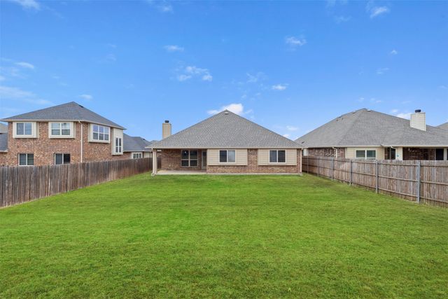 1020 Broken Wheel Trail, Aubrey, TX 76227