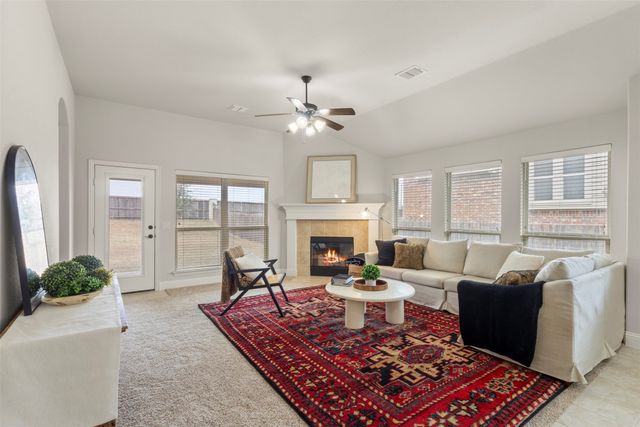 1020 Broken Wheel Trail, Aubrey, TX 76227