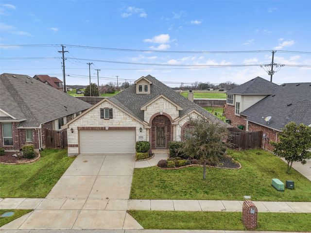 1020 Broken Wheel Trail, Aubrey, TX 76227