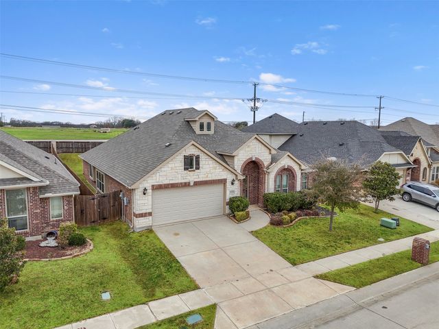 1020 Broken Wheel Trail, Aubrey, TX 76227