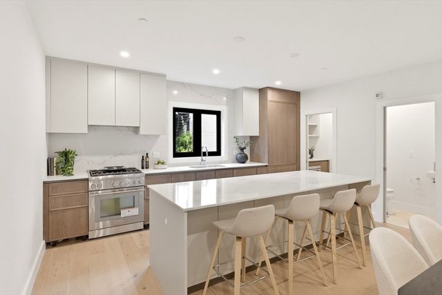 211 Tudor Street 211, Boston, MA 02127