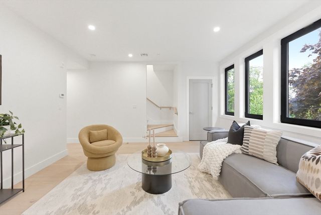 211 Tudor Street 211, Boston, MA 02127