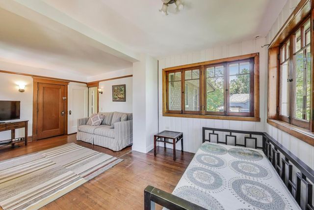 1028 N Sheridan Road, Waukegan, IL 60085