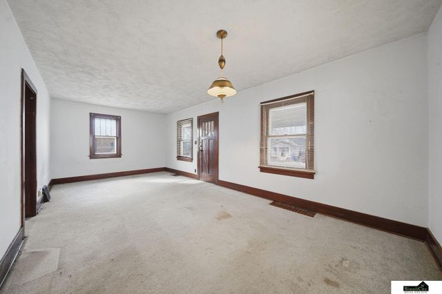 3932 Saint Marys Avenue, Lincoln, NE 68502