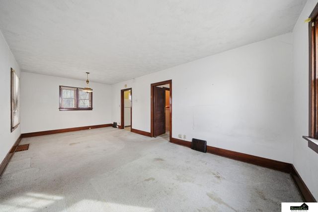 3932 Saint Marys Avenue, Lincoln, NE 68502