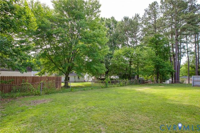 2005 Old Iron Rd, Hopewell, VA 23860