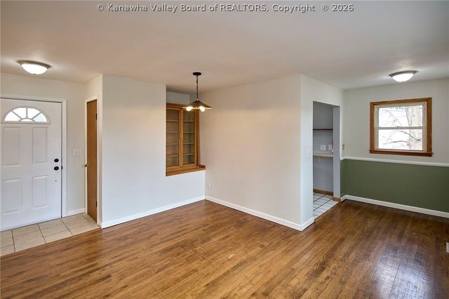 800 Scenic Drive, Charleston, WV 25311