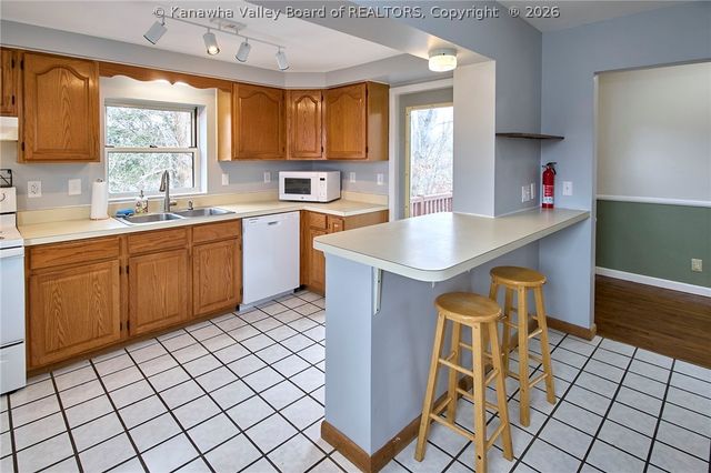 800 Scenic Drive, Charleston, WV 25311