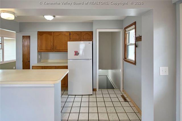 800 Scenic Drive, Charleston, WV 25311