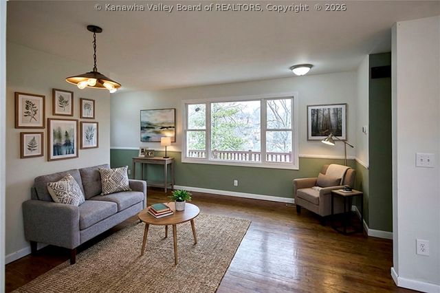 800 Scenic Drive, Charleston, WV 25311