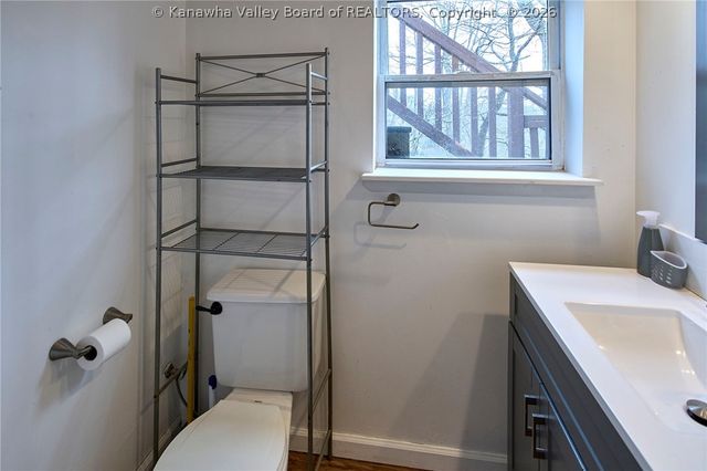 800 Scenic Drive, Charleston, WV 25311