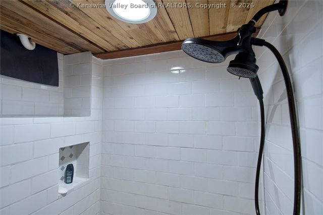 800 Scenic Drive, Charleston, WV 25311