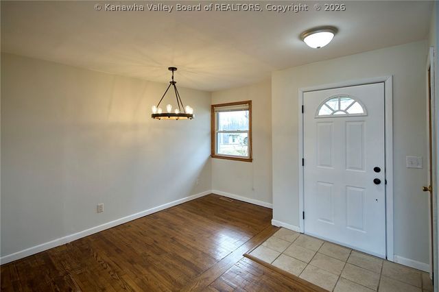 800 Scenic Drive, Charleston, WV 25311