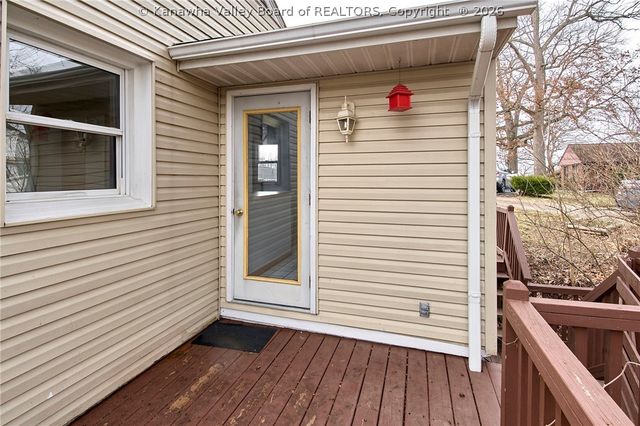 800 Scenic Drive, Charleston, WV 25311