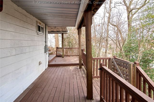 800 Scenic Drive, Charleston, WV 25311