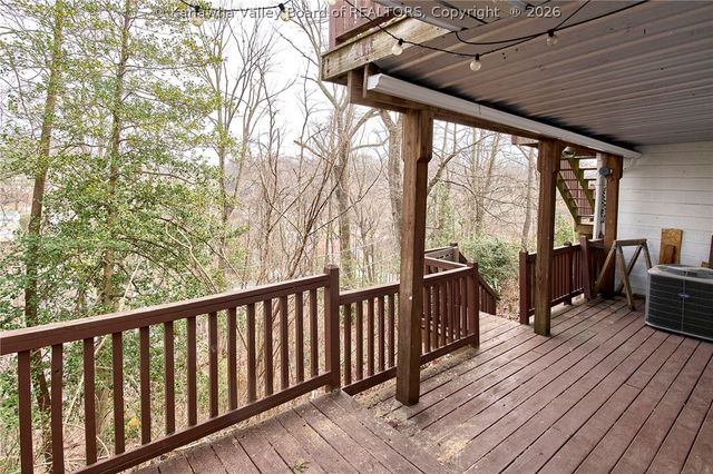 800 Scenic Drive, Charleston, WV 25311