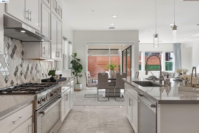 39418 N Darner, Newark, CA 94560