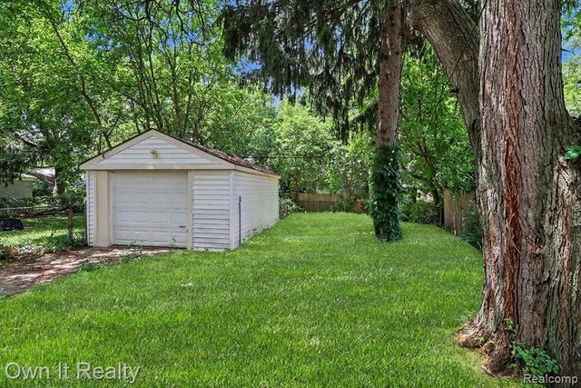 7461 Lamphere, Redford, MI 48239