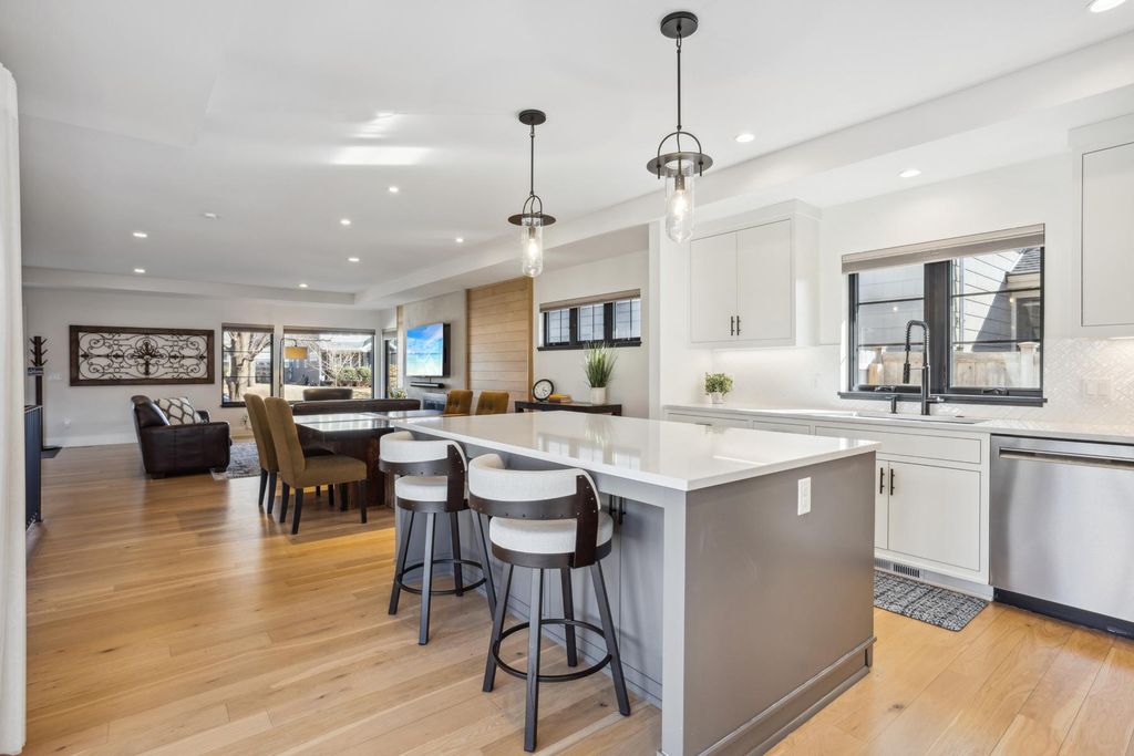 5124 Drew Avenue S, Minneapolis, MN 55410