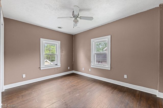 31 Bridge Street, Newton Falls, OH 44444