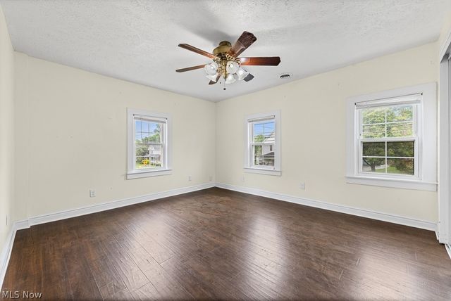 31 Bridge Street, Newton Falls, OH 44444