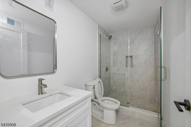 298 Main St B, Millburn Twp., NJ 07041