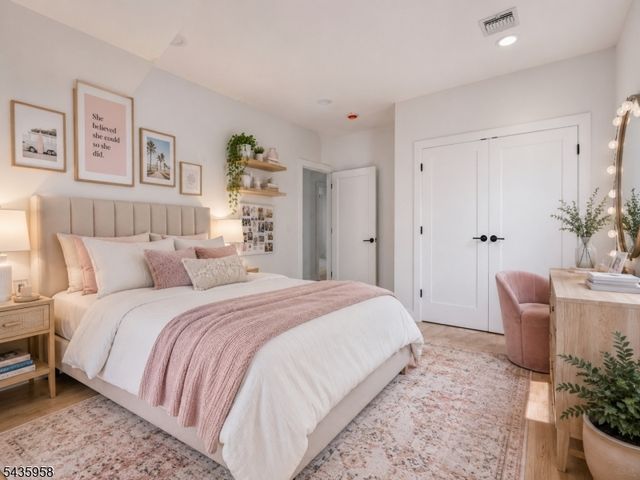 298 Main St B, Millburn Twp., NJ 07041