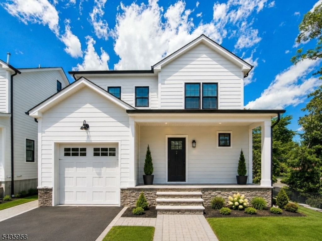 298 Main St B, Millburn Twp., NJ 07041